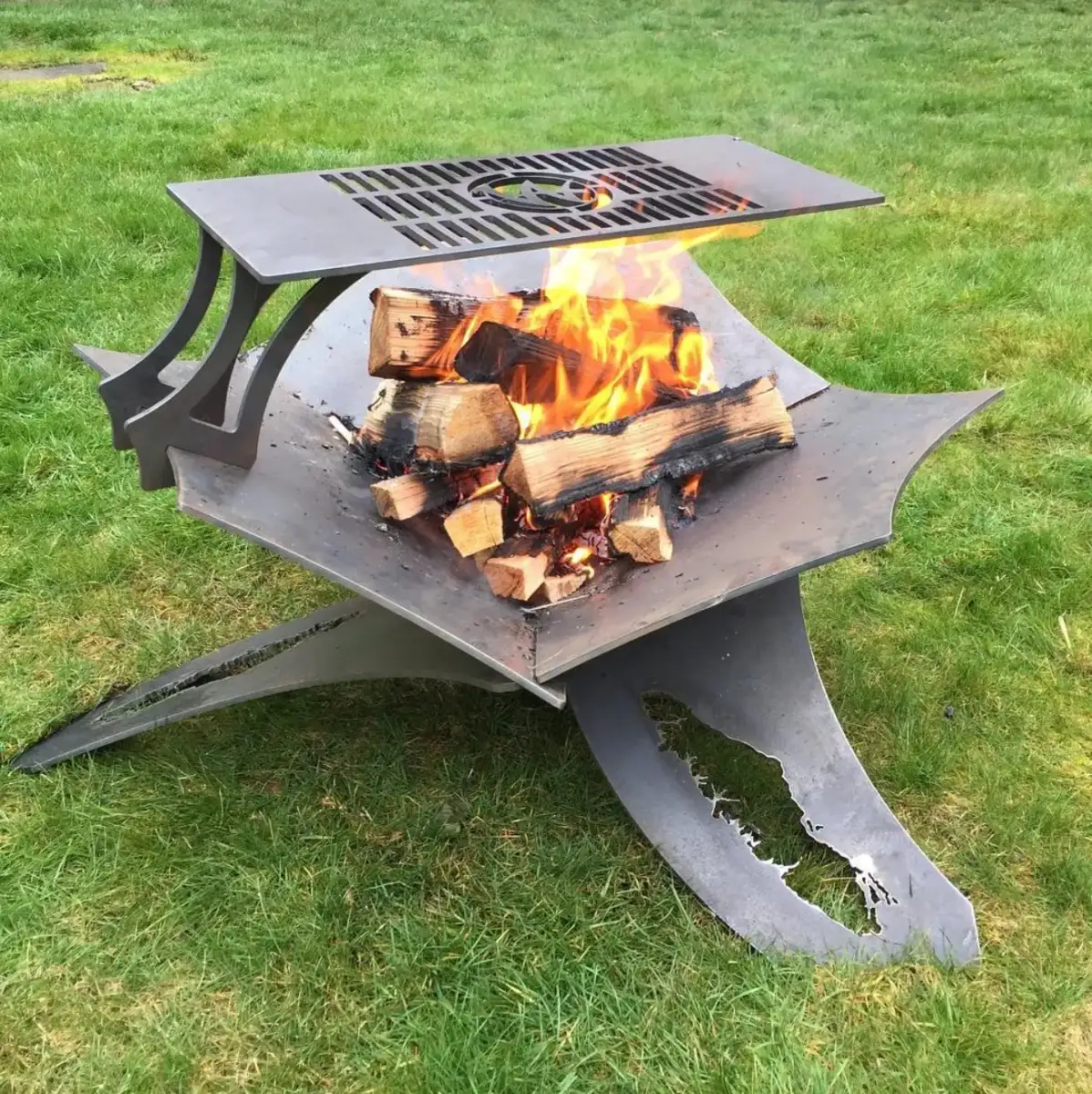 Flat-pack fire pit