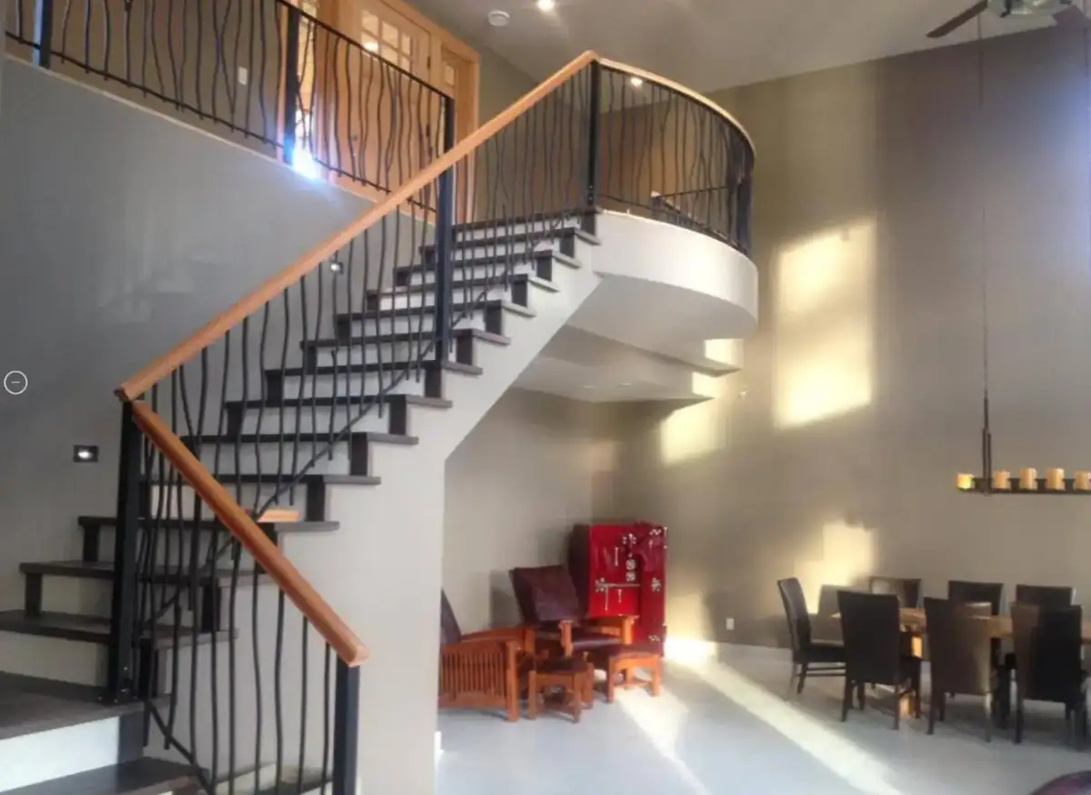 Floating stair railing