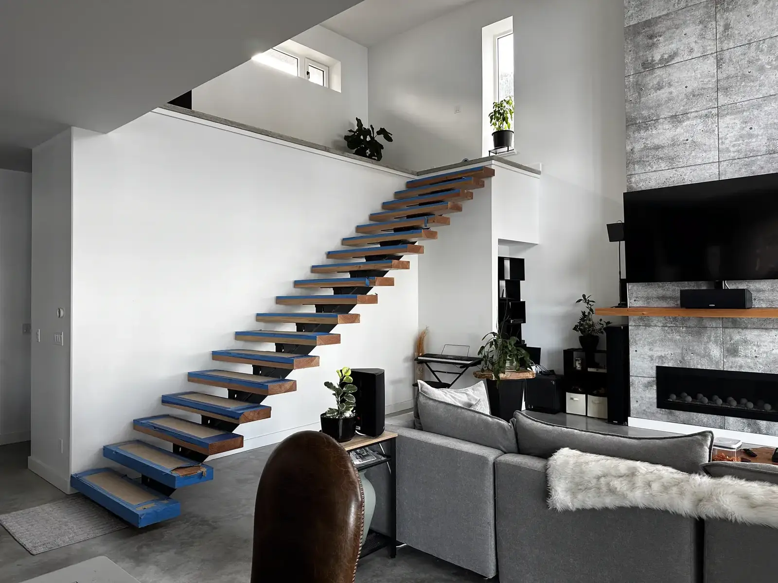 Floating stair